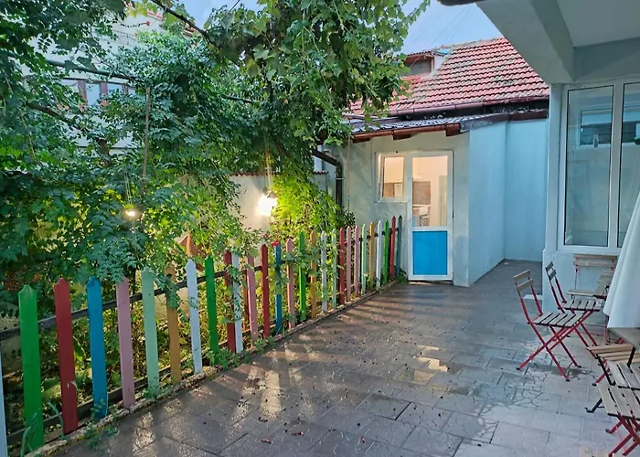 Гостьовий будинок Ivavev Is Us Bythesea Констанца