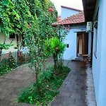 Pensión Ivavev Is Us Bythesea