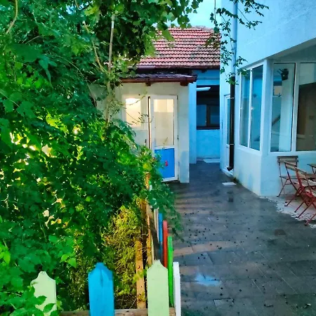 Ivavev Is Us Bythesea 3*