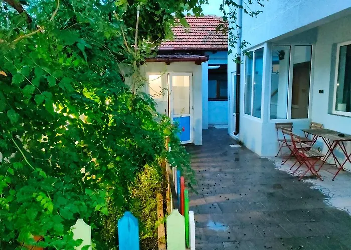 Ivavev Is Us Bythesea 3*