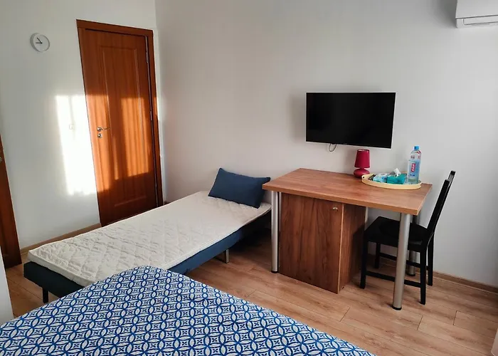 Ivavev Is Us Bythesea 3*