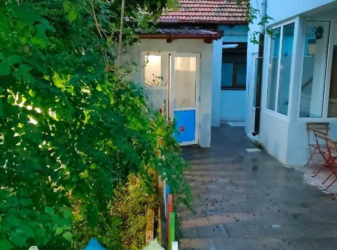 Ivavev Is Us Bythesea Pensiune