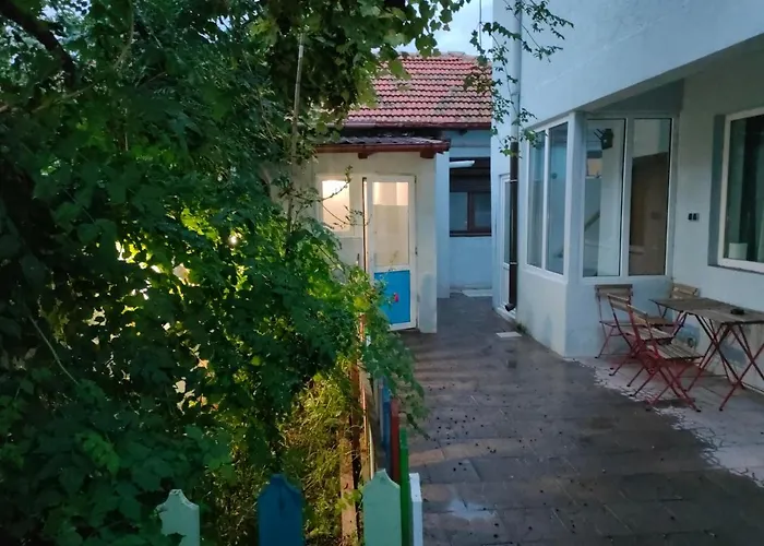 Ivavev Is Us Bythesea