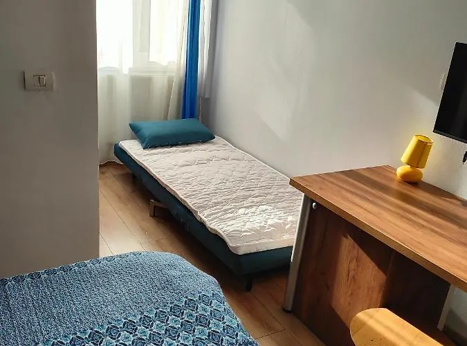 Ivavev Is Us Bythesea